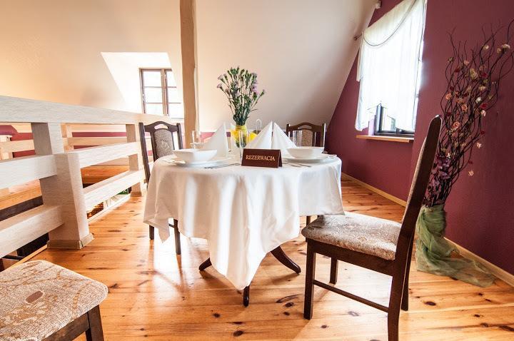 Pod Wierzba Hotell Uniejow Eksteriør bilde