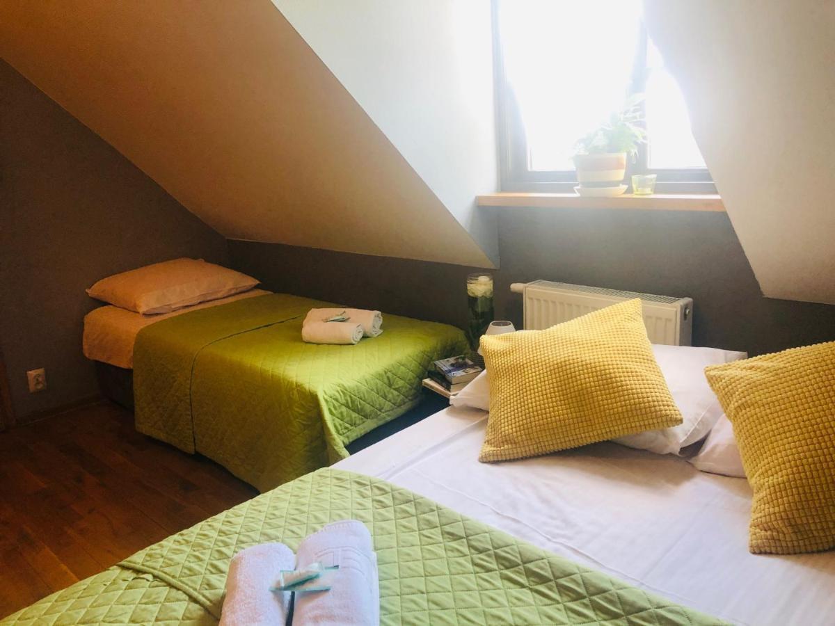 Pod Wierzba Hotell Uniejow Eksteriør bilde